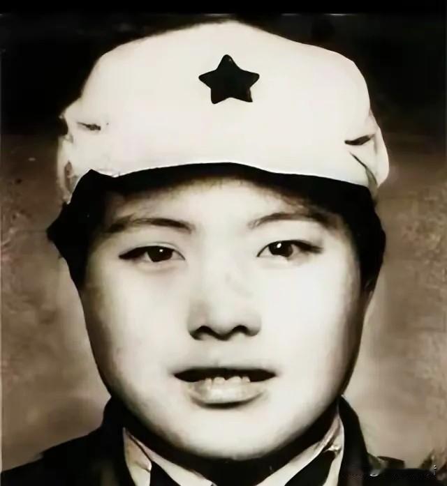 1949年，刘伯承听说原配还活着，并且日子过得很艰苦，就托人给她带信，想把她接