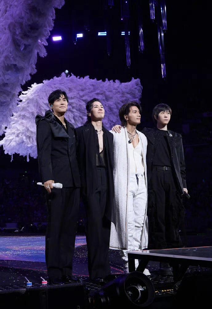 原来很多明星都用的艺名啊！最近成都文旅局通过了F⭐️FOREVER恒星之城巡回