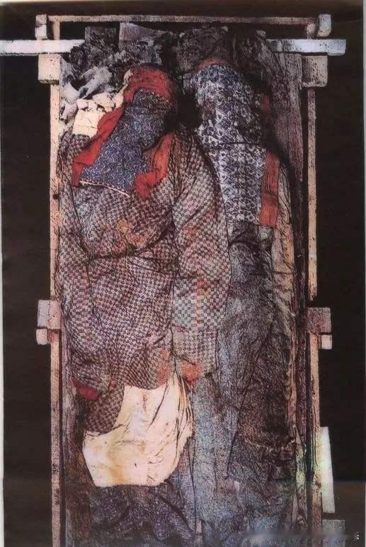 1995年，中日联合考古队在沙漠发现了“精绝古国”王陵。《鬼吹灯》没有骗我们！但