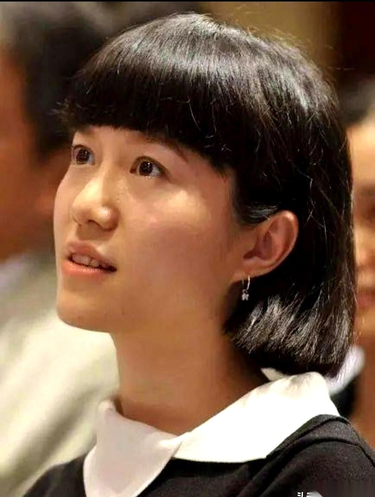 我一直以为,翁帆嫁给杨振宁,是图那份安稳和名气。今天才知道,人家转身就去清华读