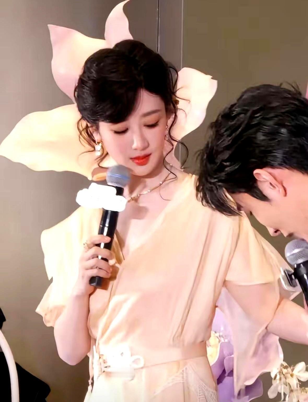 大家别羡慕杨紫了我真是头回见到，央视和新华网亲自下场，专门发文为她一部剧做宣