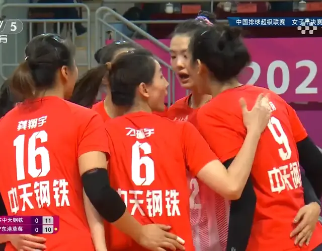 江苏女排3-0辽宁女排! 球员评分: 5人满分、2人及格、1人崩盘