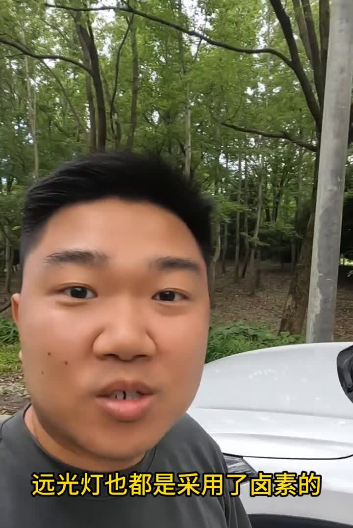 合资紧凑型SUV销冠，丰田卡罗拉锐放为啥好卖？手动的空调、手动的座椅调节还有