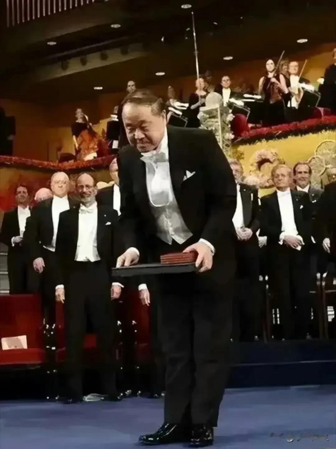 莫言的作品能代表中国文学么？莫言的作品缺乏人民性和中华民族传统文学素养，是丑陋与
