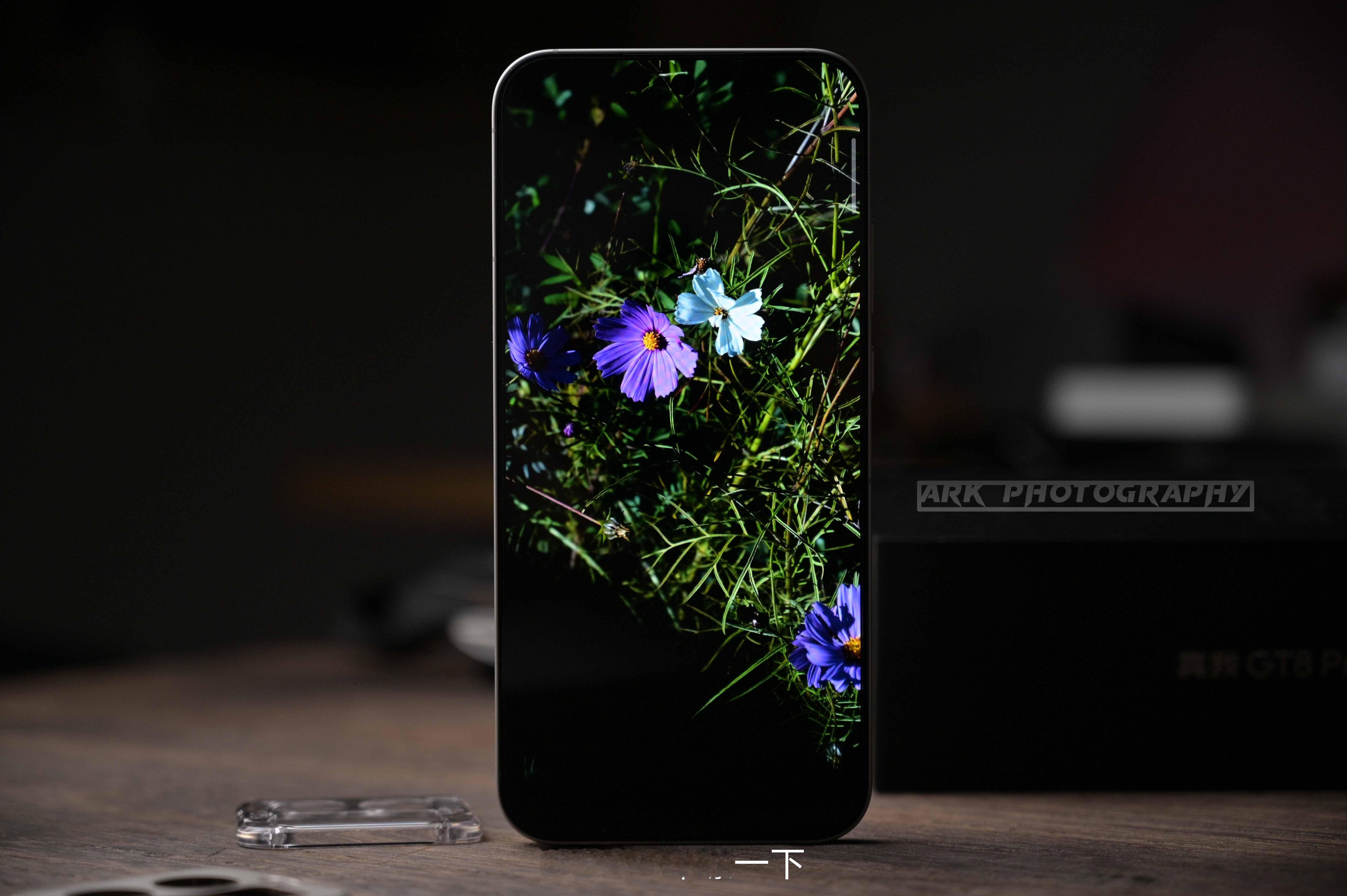 真我GT8Pro这块2K的苍穹直屏，是真的不错，展示一下我在西藏拍的壁纸，原图