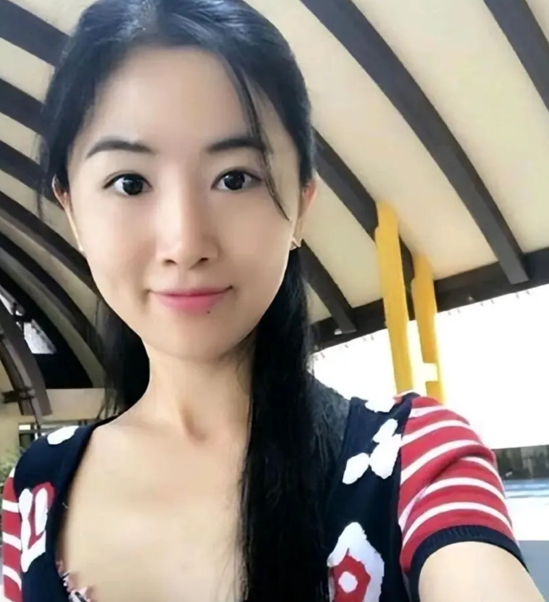 捞女翟欣欣真是厚颜无耻啊！苏家追回660万后，翟欣欣竟然叫嚣:“苏雅凤，