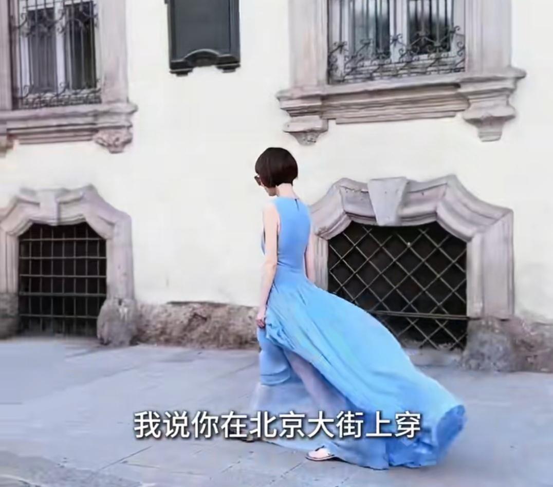 向华强家里堆了十栋《鲁豫有约》的光碟，不是别墅，是光碟塔。佣人打扫不敢碰，向太