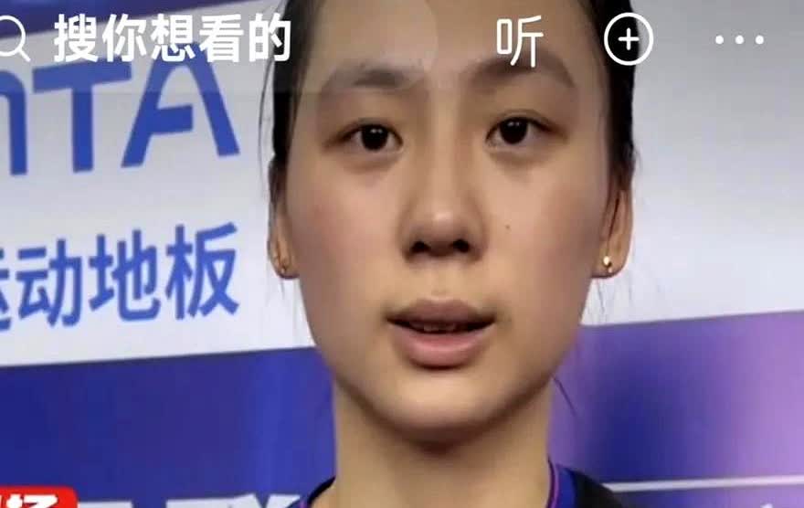 21岁的陈熠，就靠一种“不看球、不看人、不看台”的发球，把对手送进录像回放室，自