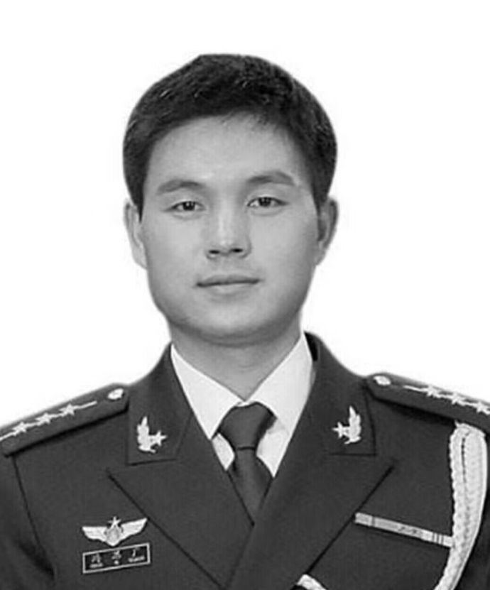 优秀飞行员冯思广，于2010年5月6日为捍卫人民群众生命财产安全而牺牲，时年仅2