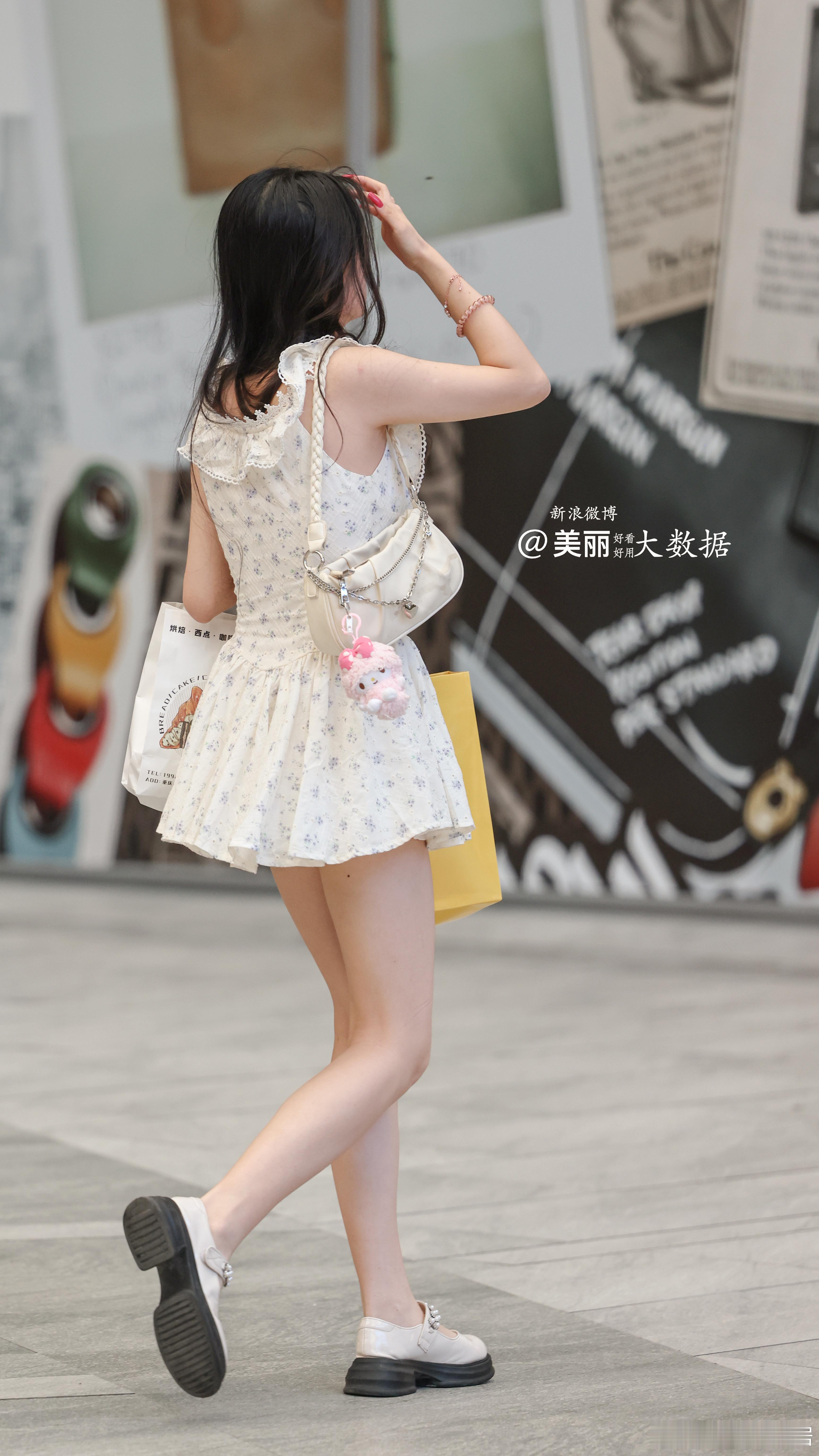 充满想象的背影。。