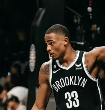 勇士有意“赵四”据美国记者EvanSidery的消息，勇士队有意尼克-克拉克斯