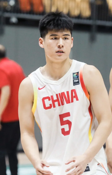 U19世界杯三分投的最准的人是陈家政虽然最后U19男篮前五场都输了，但是最后