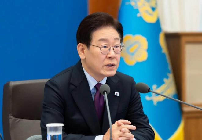 韩乌外交矛盾彻底兜不住了！李在明直接在X平台放狠话，措辞相当强硬。10月