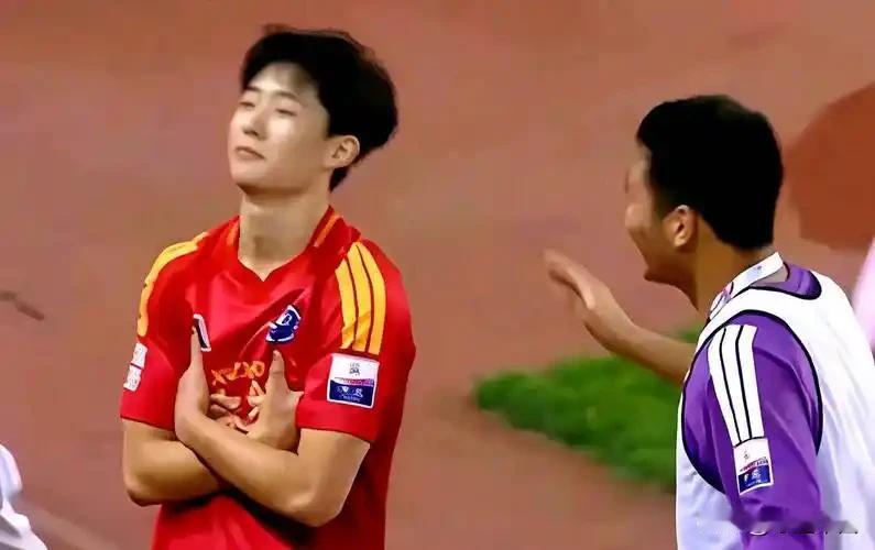 狼队U21热身赛，徐彬、苗润东并肩出战上半场？7月18日，英超狼队U21迎来