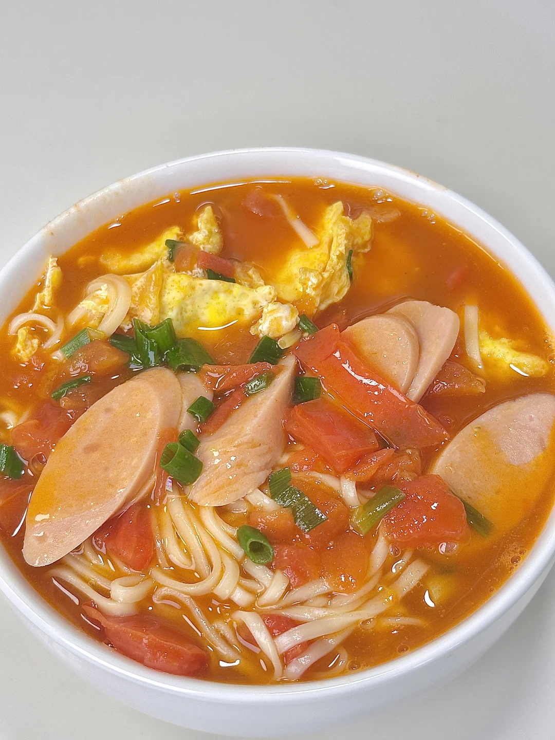 不知道吃什么来碗汤汁浓郁的番茄鸡蛋面吧🍜