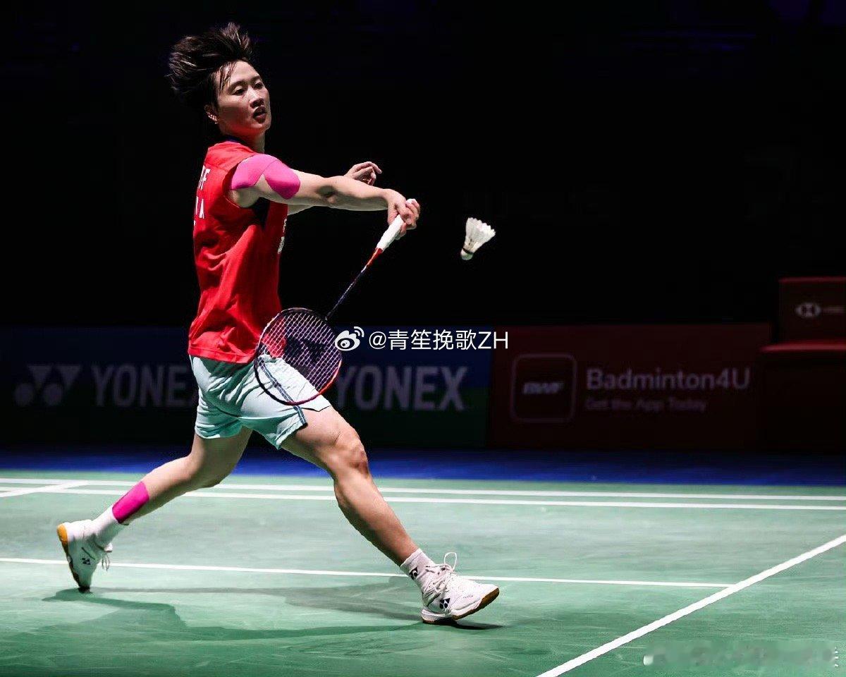 陈雨菲晋级印尼赛8强陈雨菲延续了“去繁化简”的战术风格，不追求花哨场面，而是以实