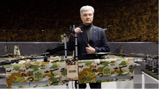 “绝不饶恕敌人”：波罗申科向乌军交付首批Stark13型FPV轰炸无人机 