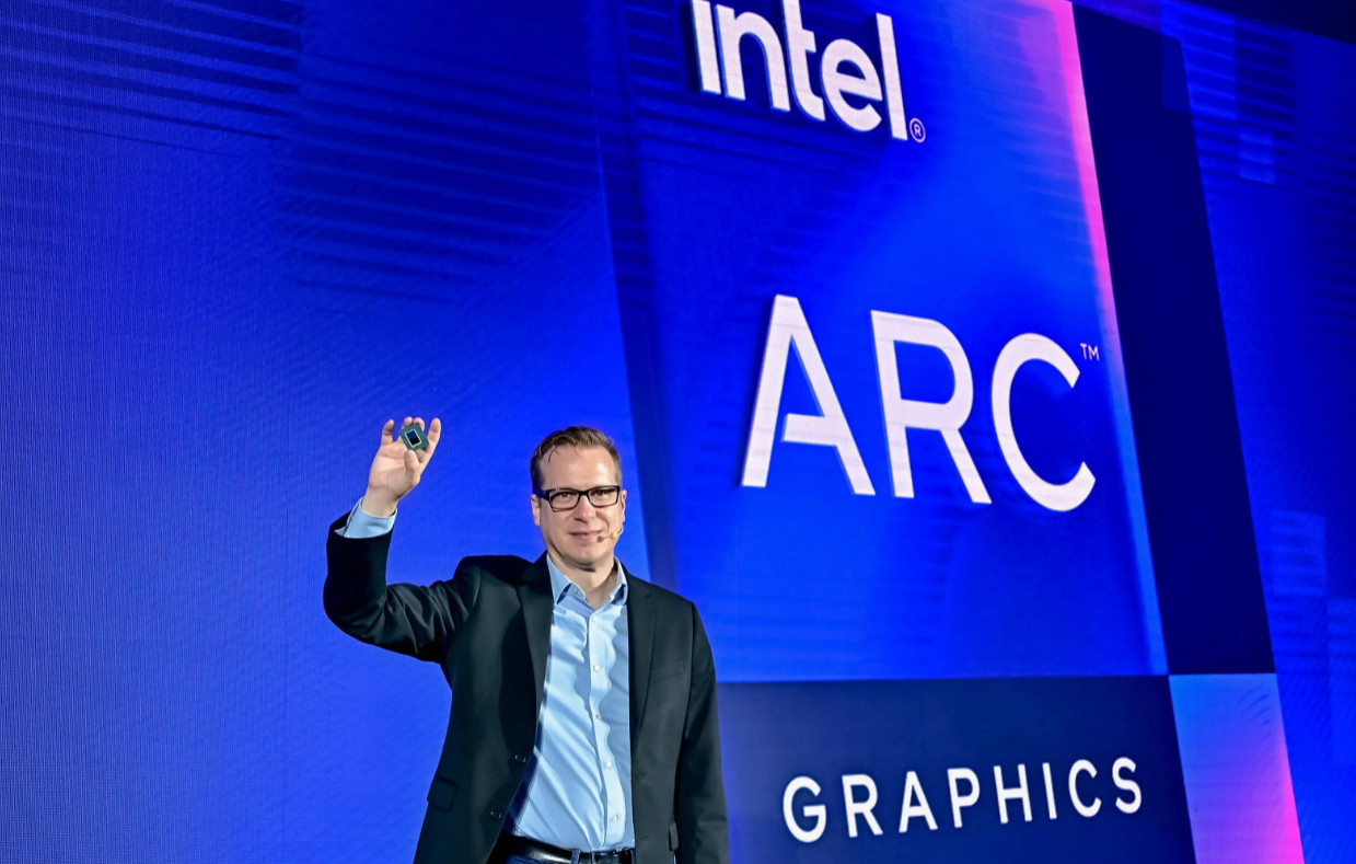 【英特尔13/14代酷睿处理器全球库存告急，英特尔高管示警CPU将缺货并