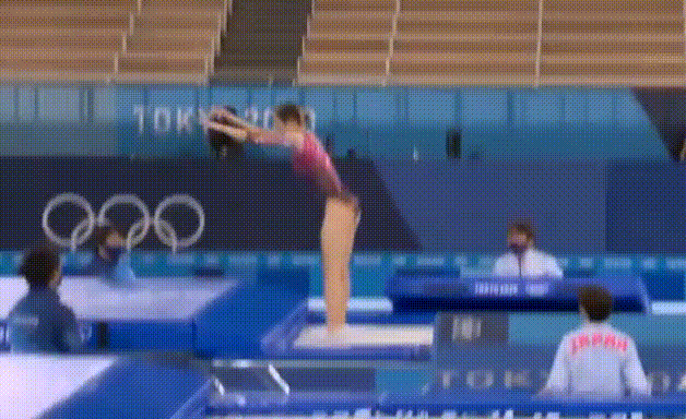 蹦床蹦到了界外!日本队员离谱失误:这次是电脑
