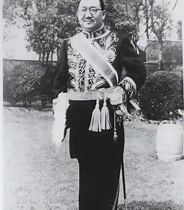 孔家绝后？88岁孔祥熙临终前的绝望与叹息1967年8月的纽约，天气闷热得让人