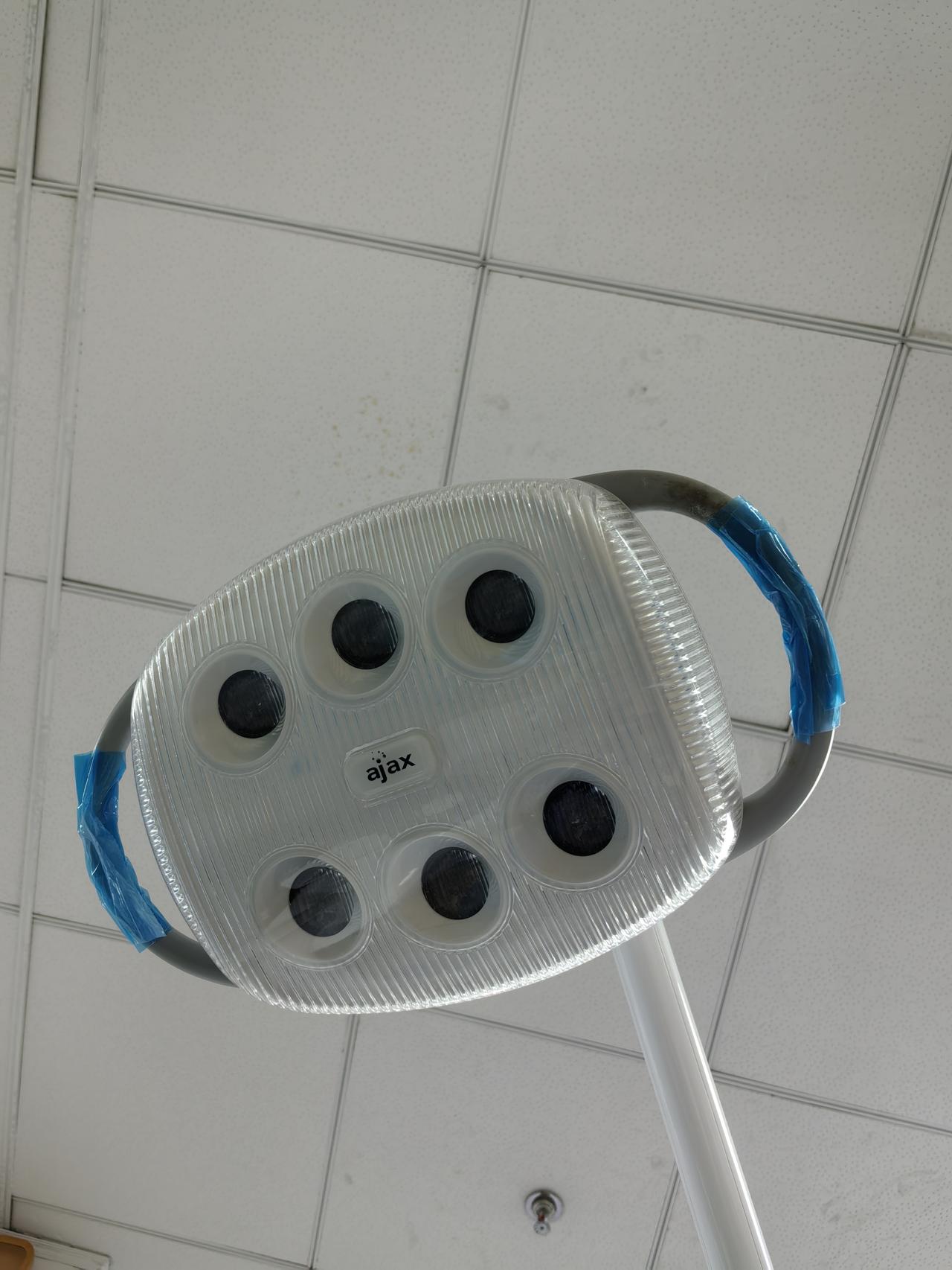 同事妈妈住院了，我们要去看望一下被他很坚决的拒绝了。同事提交了休假流程，休假