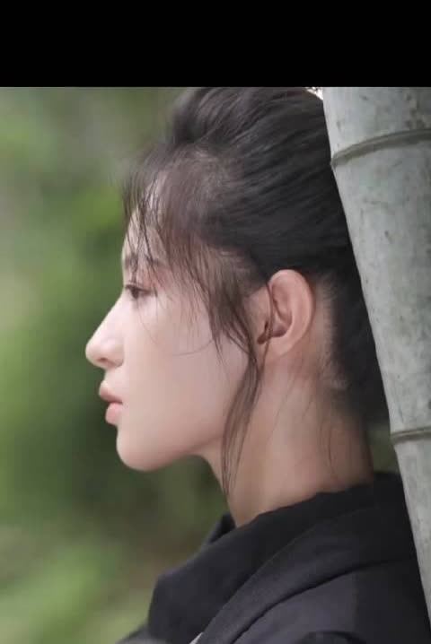 藏海传饰演陆烟的李嘉鑫，很惊艳的电影脸，有章子怡刘浩存的影子，这不就是谋女郎吗？