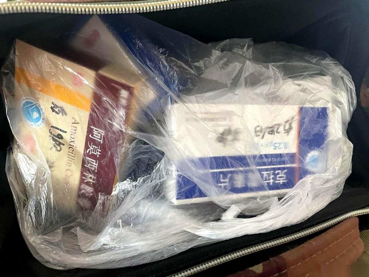 刚从医院出来，心直接凉了半截。幽门螺旋杆菌，那孙子还在。医生说，数值降了点，