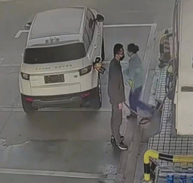 【男子开路虎加油500元后逃单，江西警方通报】4月10日，江西高速公安局二分局发