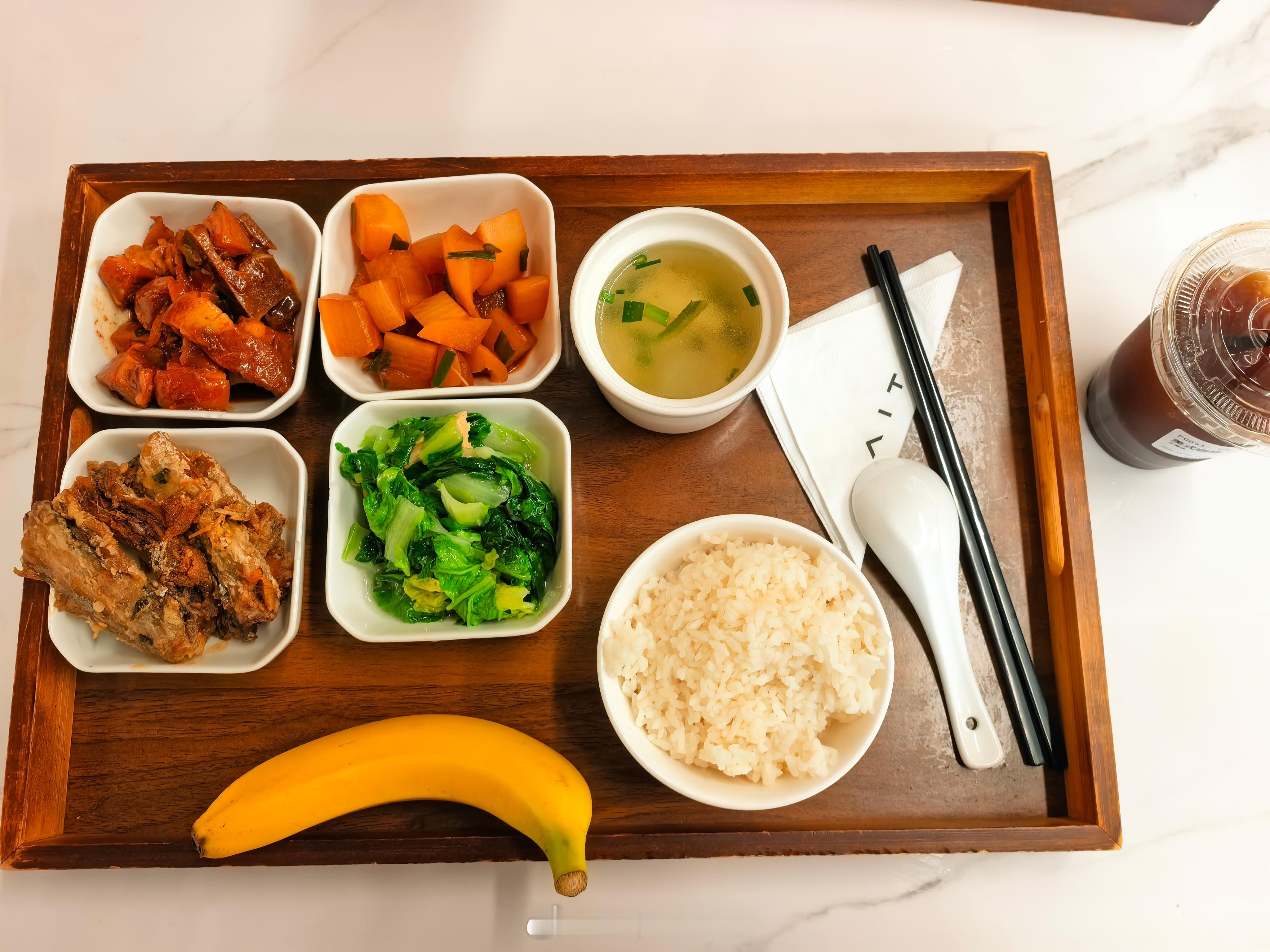 鸿蒙大食堂，看看菜如何？味道不错。鸿蒙智行​​​