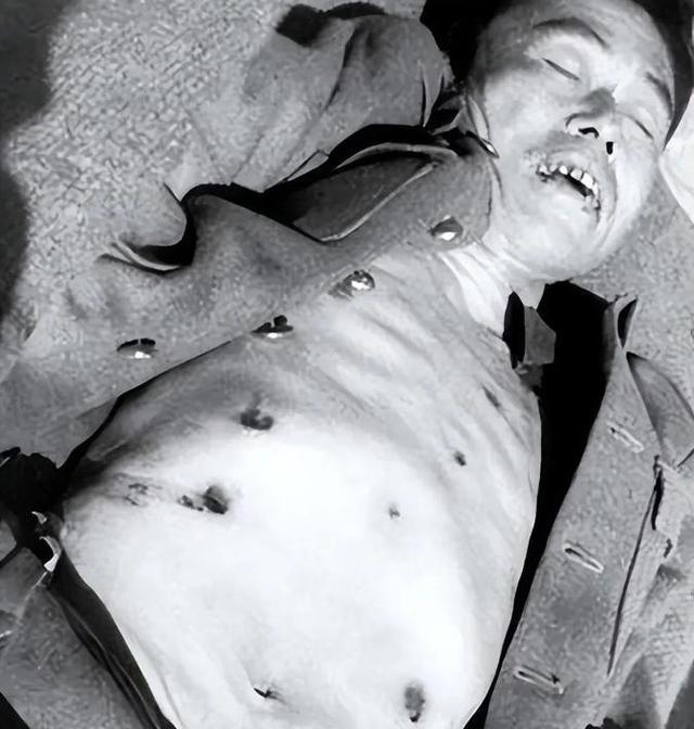 1949年,国民党“不可一世”的邱清泉被击毙,据参谋长李汉萍回忆:他被击毙前就已