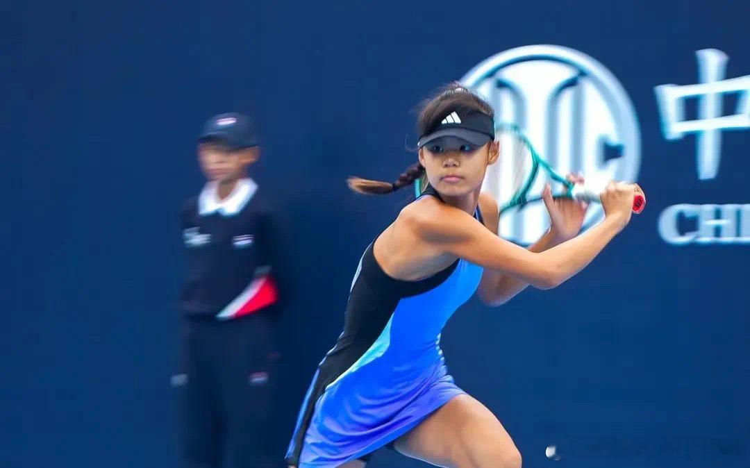 ITF青少年🇺🇸J300女单第三轮[9]🇨🇳孙心然7-5/6-3🇫?