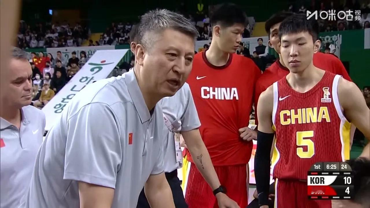 世预赛男篮“双输”韩国，先看看名宿怎么说：王世鹏：我不想评价，要评价请找他人。