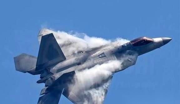 美军的天灵盖估计都快挠秃了。他们搞不明白，自家花了几千亿、号称“空中幽灵”的F