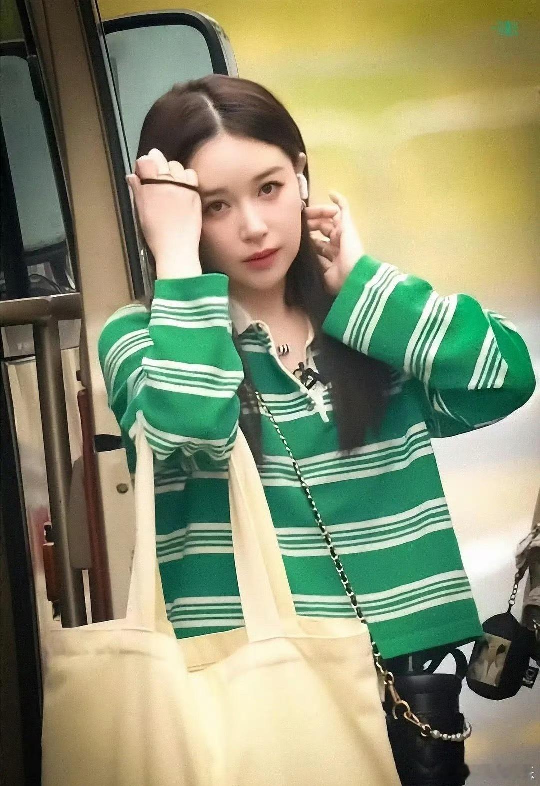 谁能喝的过阚清子啊，就姐这酒量，喝倒一片是不是也不成问题，难怪阚清子的酒量是圈内