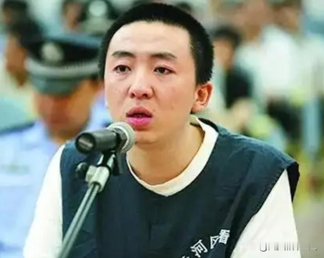 2006年，一名山西小伙因为在故障的ATM机上多取了17万元而被捕，并被一审法院