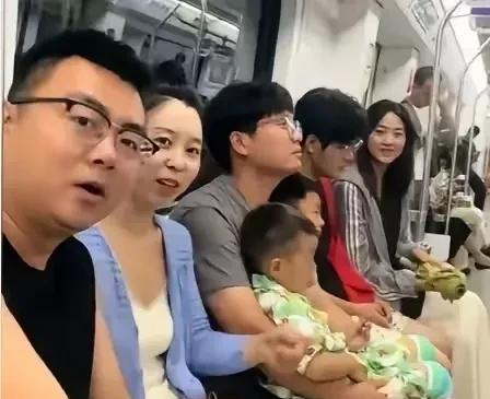 田家一家人真够了，一大堆，呜呜泱泱，围着九江转什么呢？田是为了来气许姚的，她说，