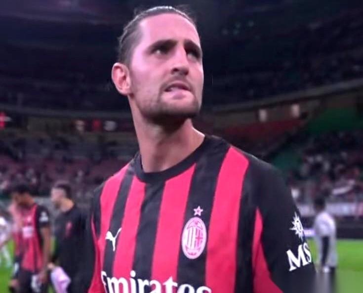 特奥走了，吉鲁也走了。说实话，我以为下一个就是迈尼昂。那会儿真觉得，完了，那