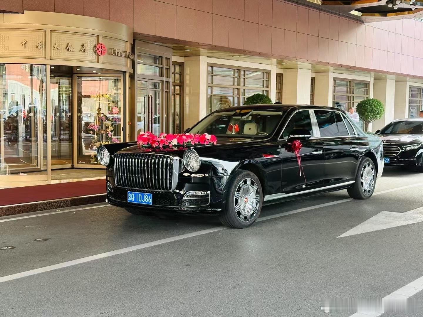 今日份婚礼，红旗国礼碾压一众豪车！我和汽车的日常红旗青年大v聊车​​​