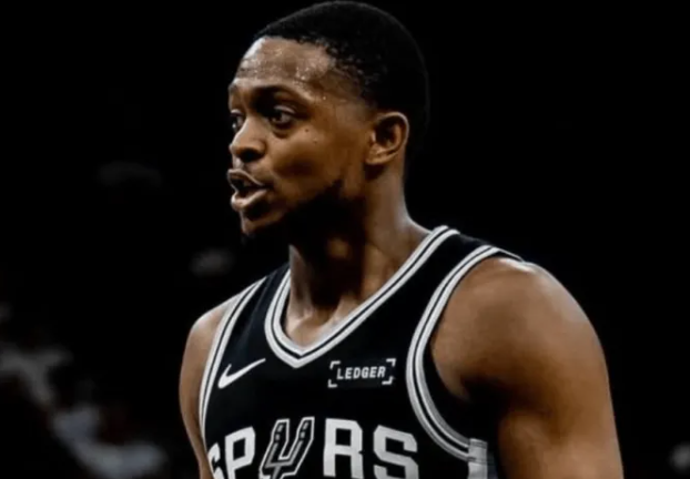 NBA常规赛，马刺主场123-110战胜国王。全场比赛，马刺后卫达龙-福克斯首