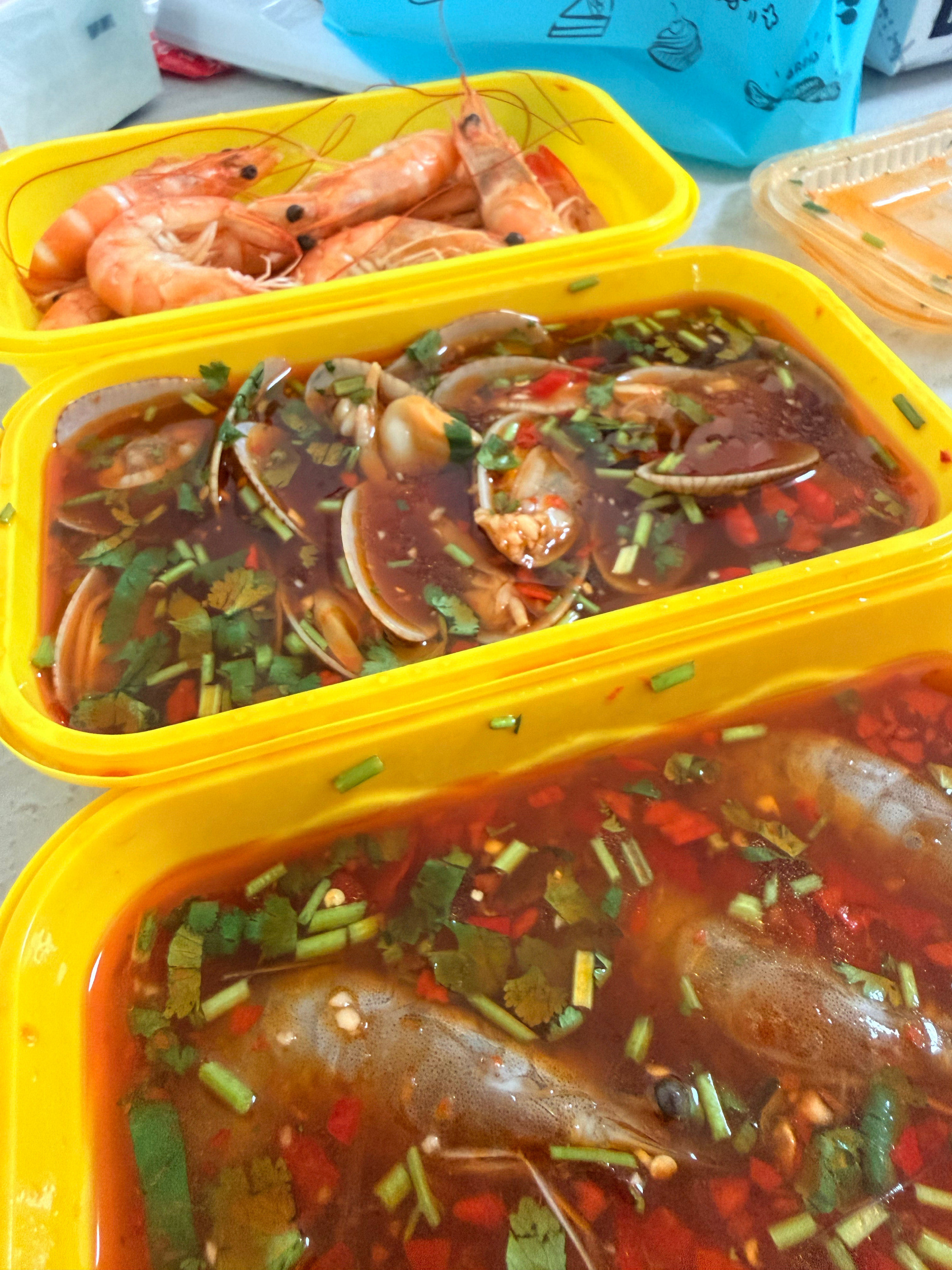 为什么我会在7月来广州玩，因为同学跟我说7月是她的淡季。可以带我到处玩...