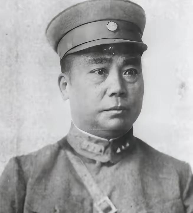 1948年，老蒋硬逼邓锡侯掏十万石军粮、拉十二万壮丁给胡宗南。邓主席直接拍桌