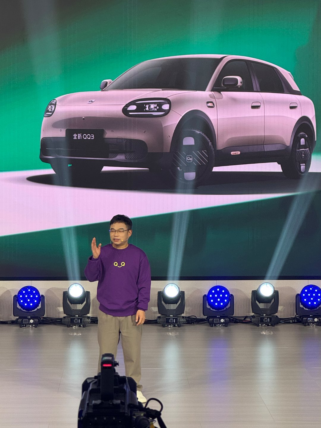 全新QQ3实力不减，这次是带着回忆杀+青春活力杀回来的，盲订拿下6.1万台的成