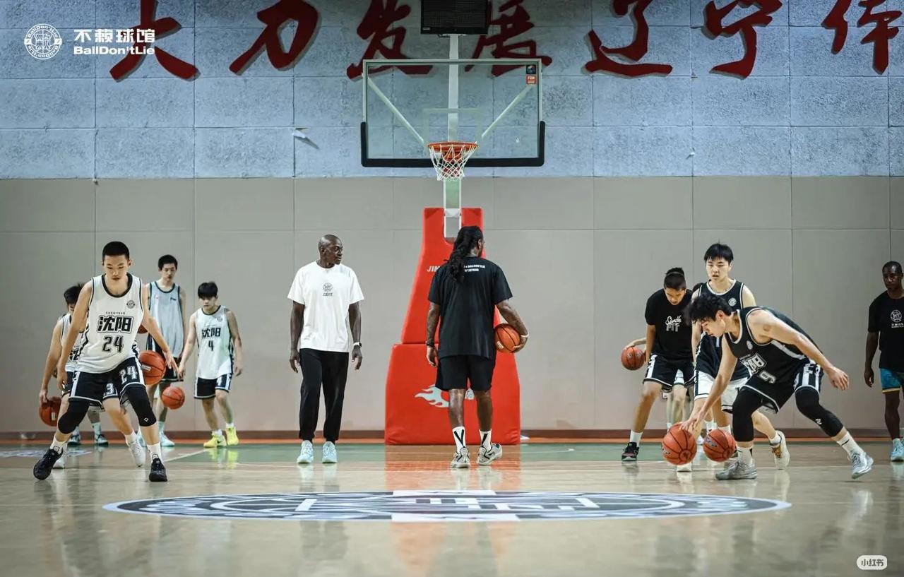 感觉宏远的青训选材跑偏了，这几年一直在囤积身高1.7米几的小后卫，从U15看他们