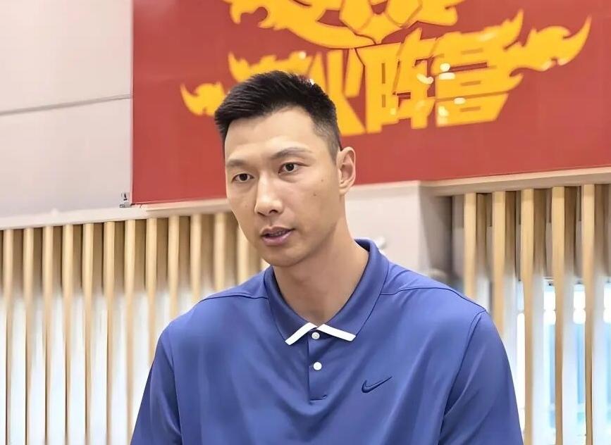 传闻易建联或将出任领队，双方洽谈仍在推进网传小陈总计划邀请易建联担任俱乐部
