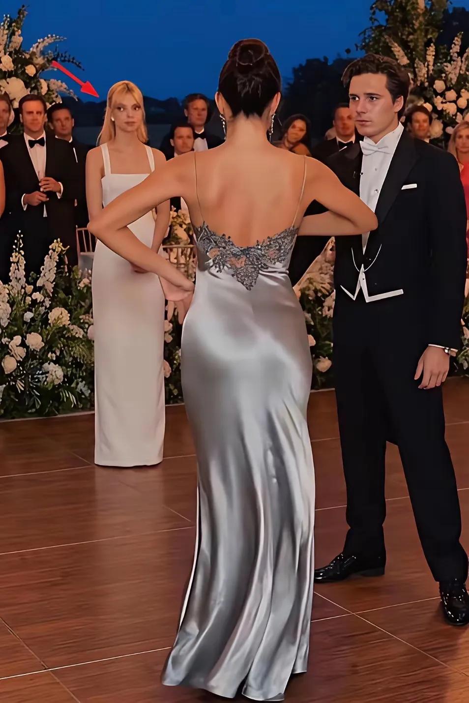 直到贝克汉姆icon长子布鲁克林婚礼照片出来，才知道他根本没有撒谎。本来小夫妻准