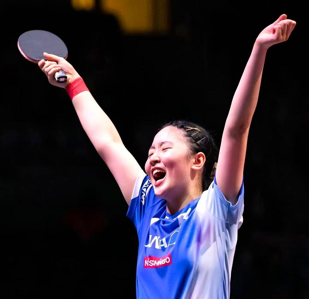 17岁张本美和，球像炮弹，快得人眼花。27岁桥本帆乃香，球像棉花糖，黏得你脱不