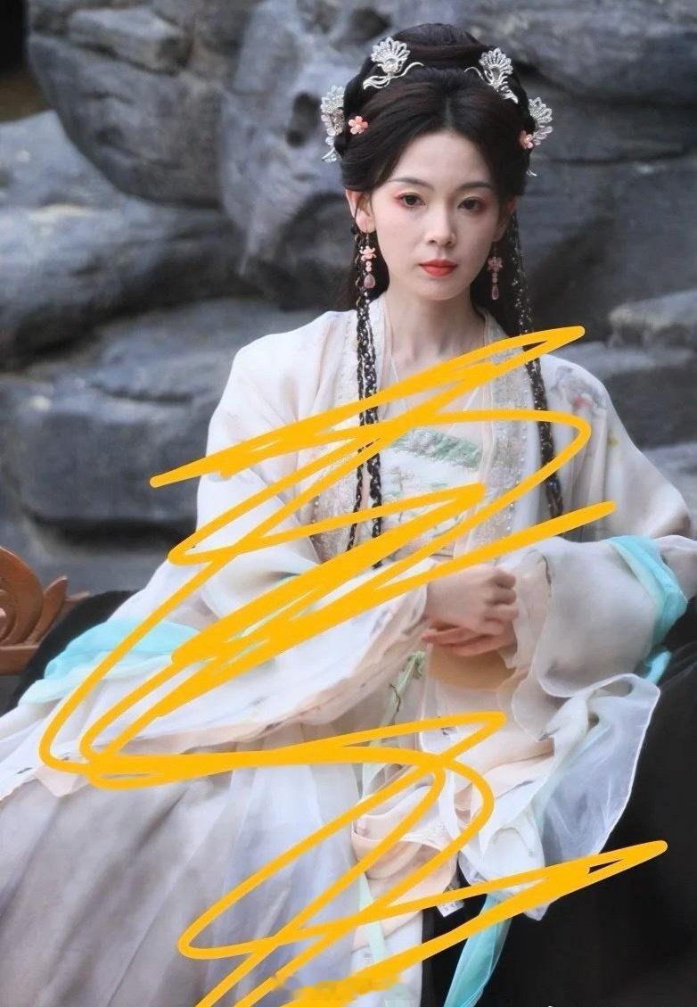 这么美却不火，事业很难再起飞了​​​