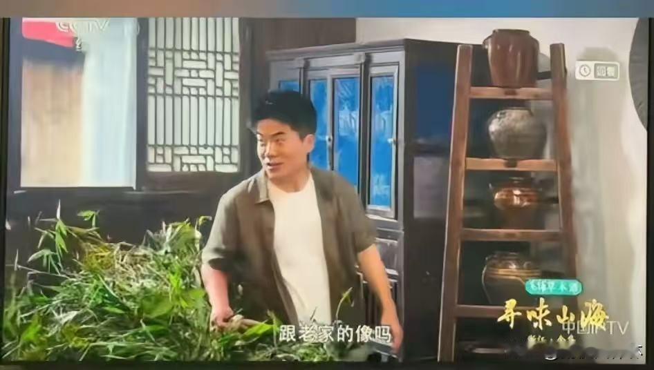 这两天董宇辉出圈了！一个从直播间里走出来的人，站上了央视一套的屏幕。搁三