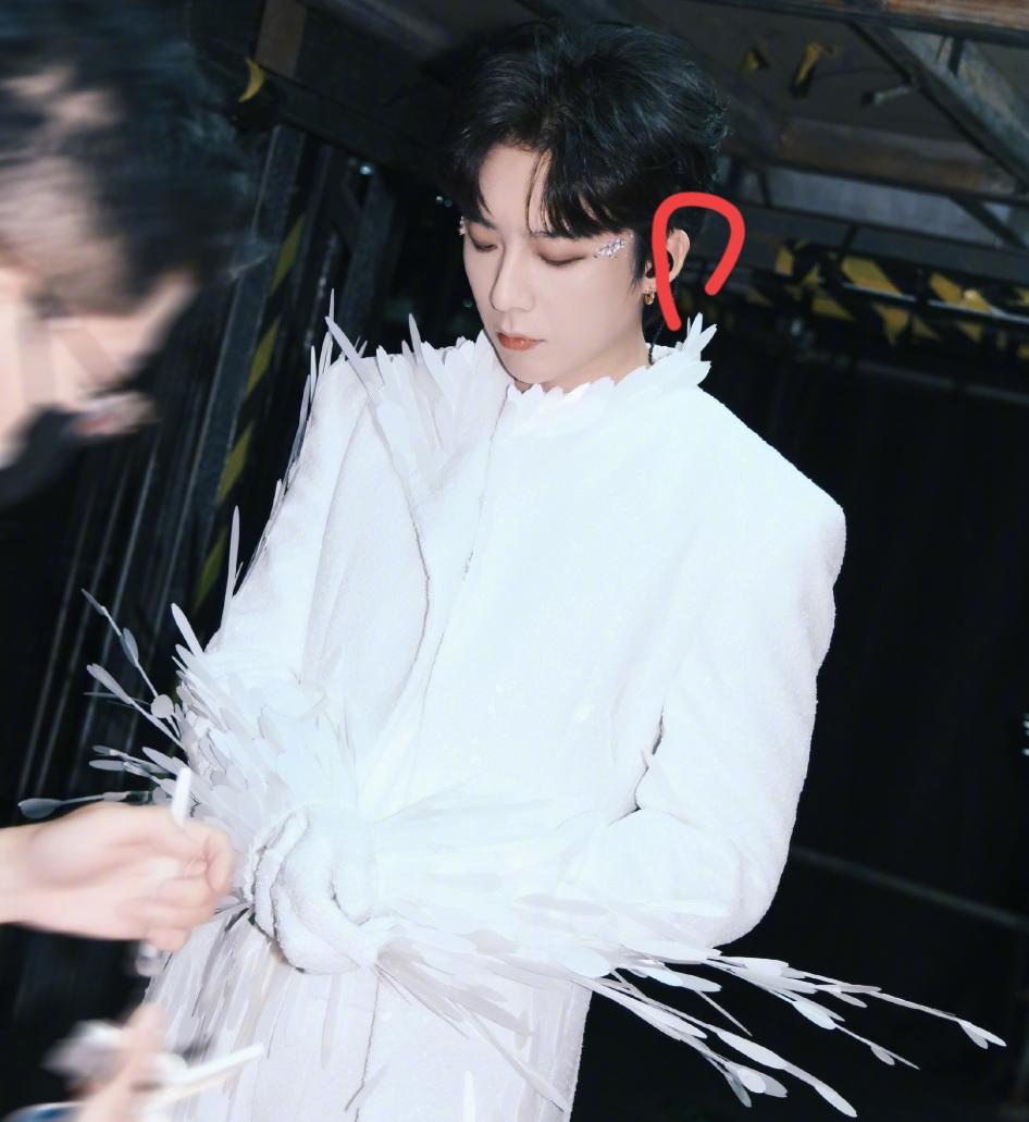 刘宇宁硬刚造谣，这场CP绯闻闹剧来龙去脉居然是这样的前几天还传得沸沸扬扬