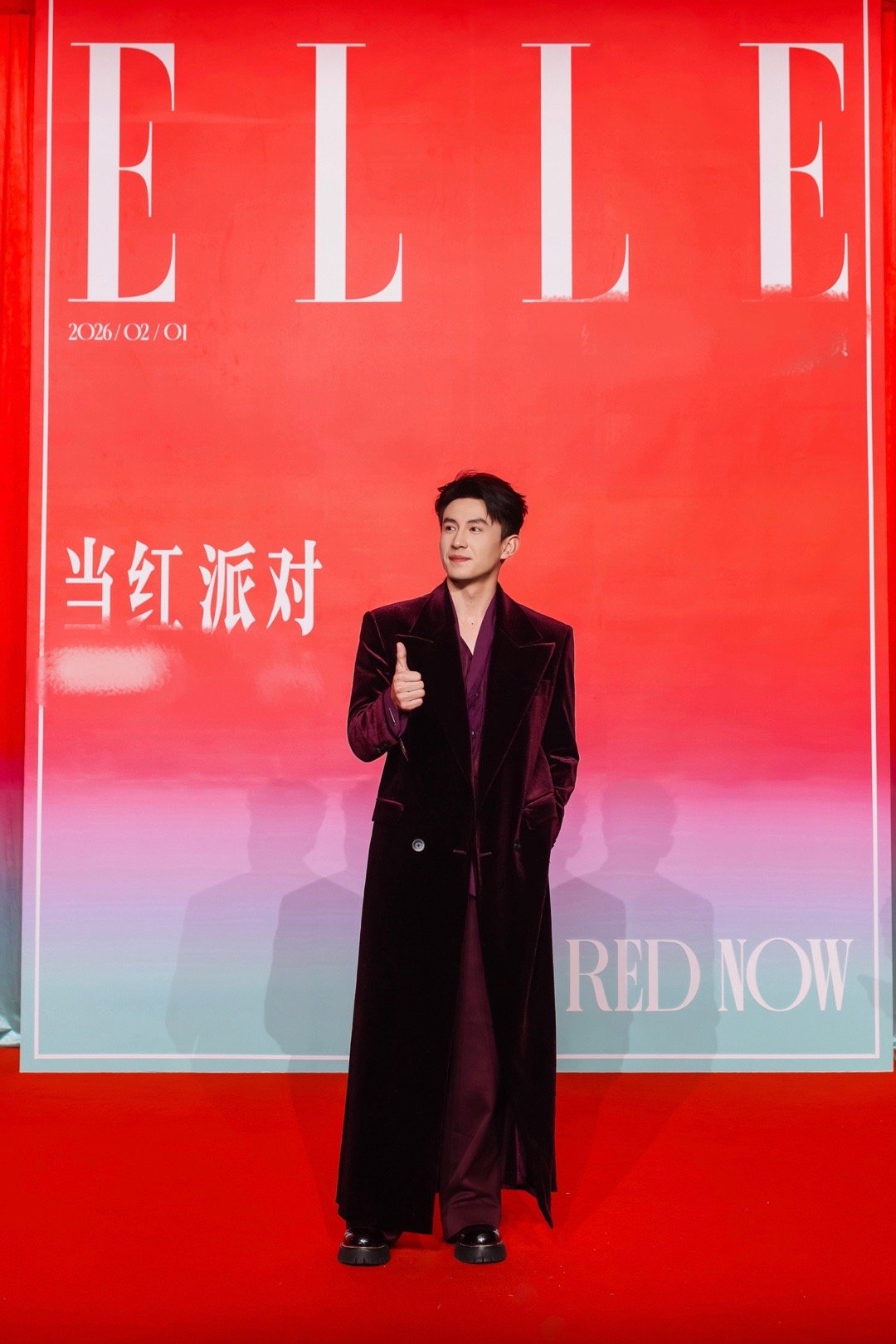 不知道短剧人神图很曼妙ELLE短剧人当红封面鲨疯了！刘萧旭酒红丝绒超有韵味，王小